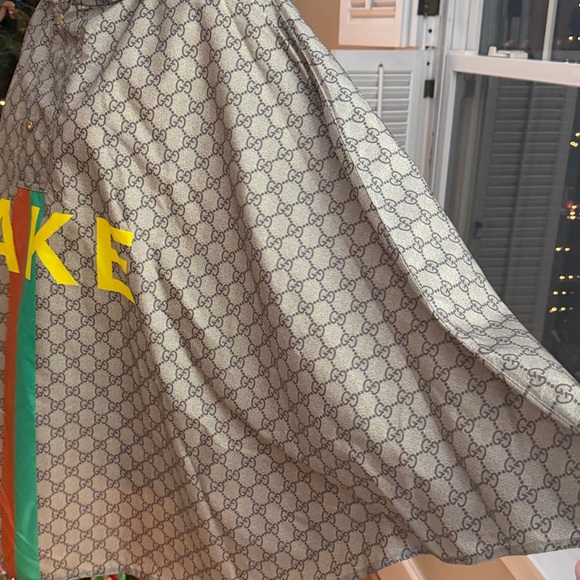 Gucci Fake/not Monogram Cape for Men, Aurhentic w tags size medium - Picture 4 of 16